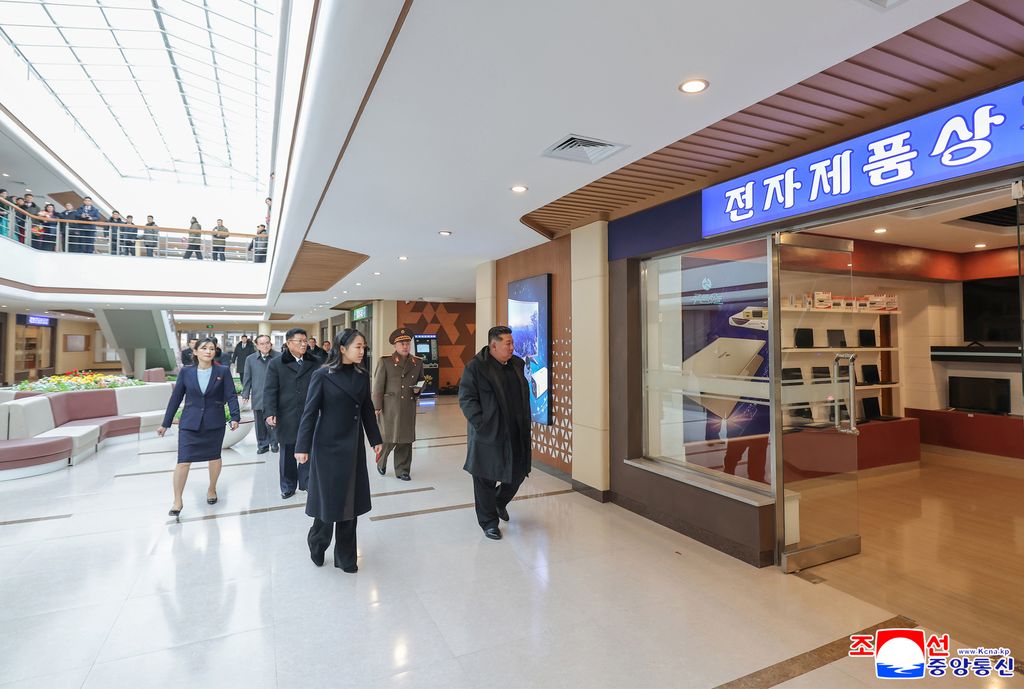 Today's News - Image 166