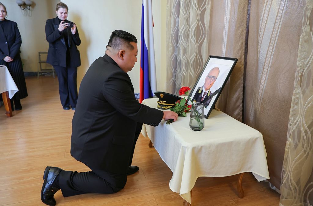 Respected Comrade Kim Jong Un Pays Condolatory Visit to Russian Embassy