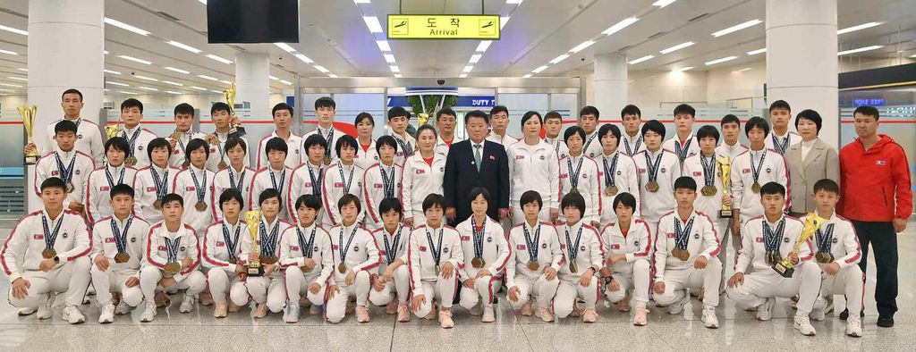 DPRK Taekwon-Do Players Come Back Home