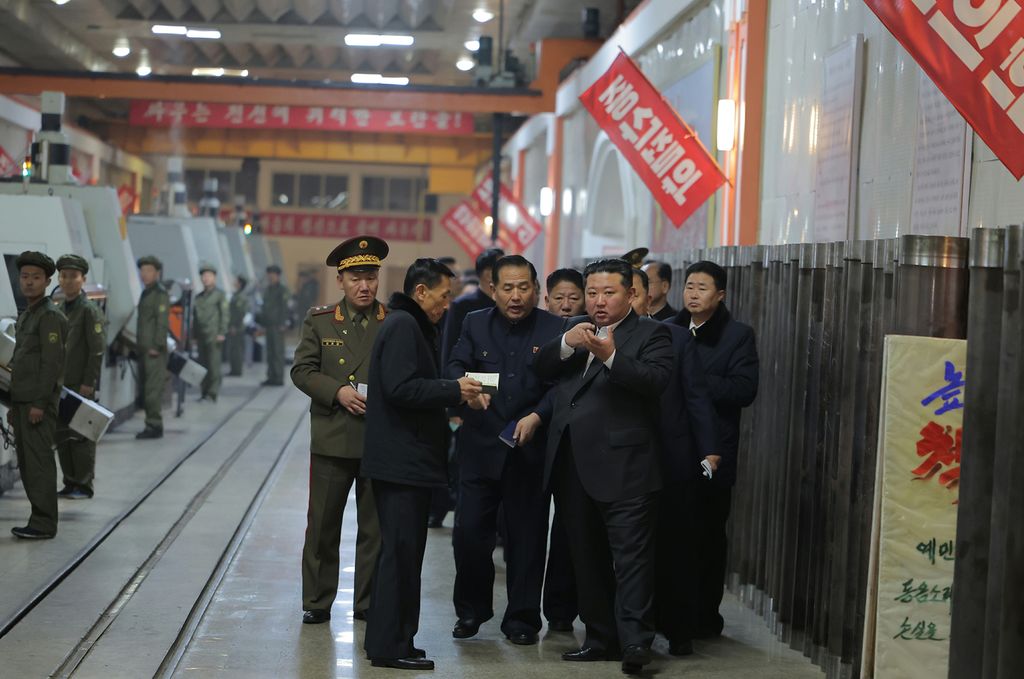 Respected Comrade Kim Jong Un Gives Field Guidance at Major Munitions Industry Enterprises - Image 2