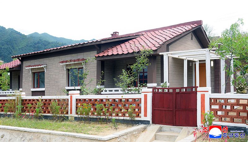 New houses built in Changsong County