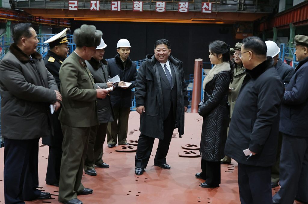 Respected Comrade Kim Jong Un Guides Building of Nuclear-powered Strategic Guided Missile Submarine