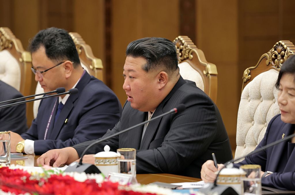 Respected Comrade Kim Jong Un Has Talks with Lao President