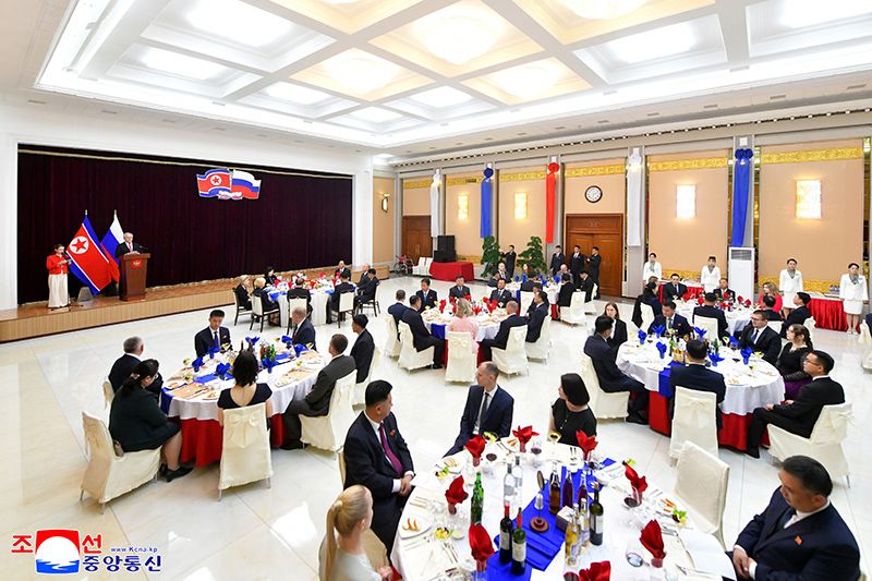 Russian ambassador to DPRK hosts reception to mark anniversary of bilateral diplomatic relations - Image 2