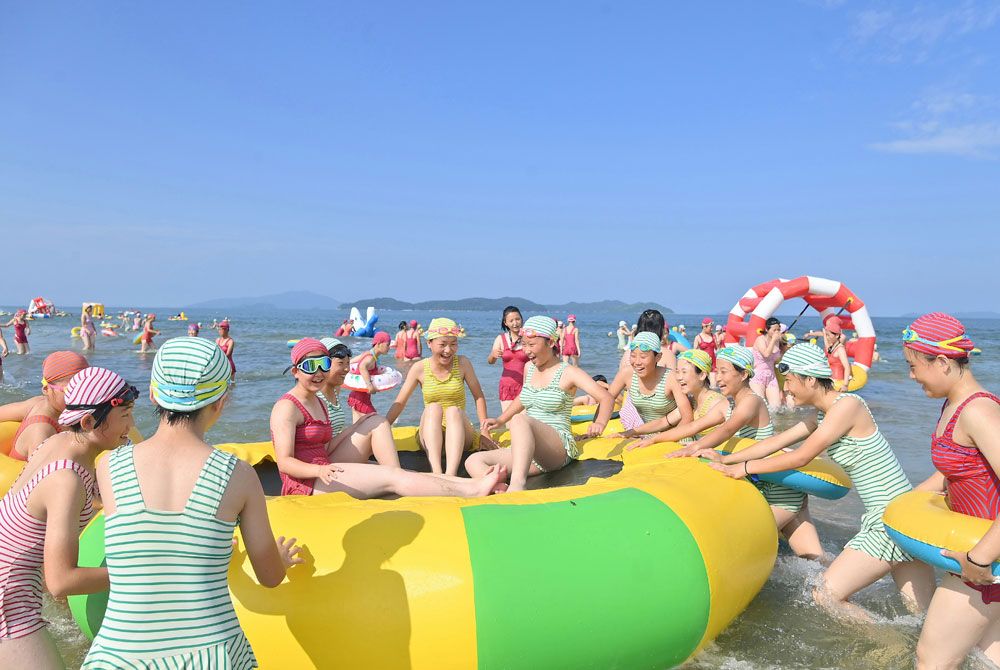 Students of Revolutionary Schools Spend Enjoyable Days in Wonsan Kalma Coastal Tourist Area - Image 5