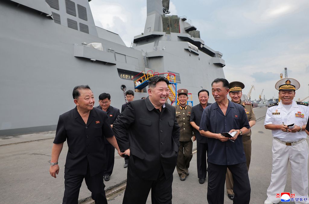 RespectedComrade Kim Jong Un visits destroyer Choe Hyon and learns about training and life of sailors - Image 9