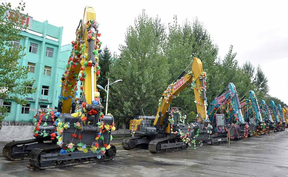 Respected Comrade Kim Jong Un Sends Excavators for Rural Construction in Ryanggang Province - Image 3