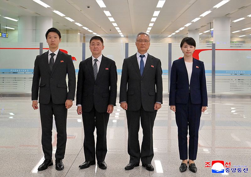 Delegation of Choson Sinbo Company of Chongryon arrives in Pyongyang