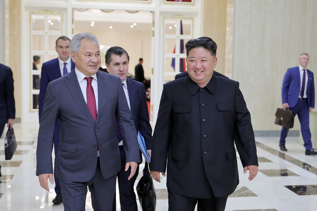 Respected Comrade Kim Jong Un Meets Secretary of Russian Security Council Sergei Shoigu - Image 6