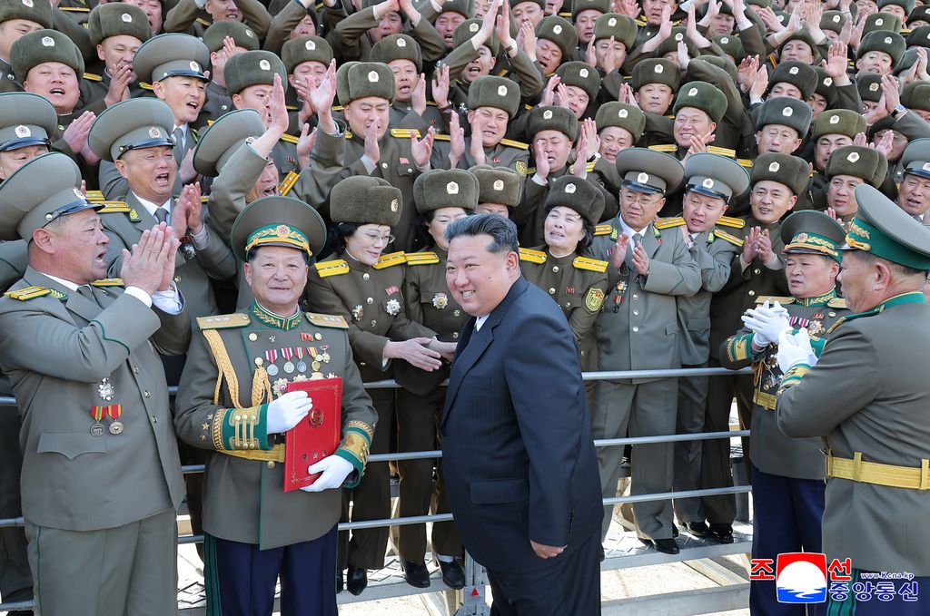 RespectedComrade Kim Jong Un visits Ministry of Public Security - Image 3