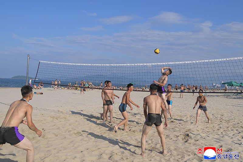 Students of revolutionary schools spend enjoyable days in Wonsan Kalma Coastal Tourist Area - Image 13