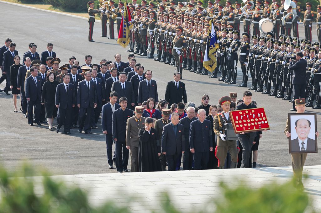 Funeral for Late Kim Yong Nam Held - Image 8
