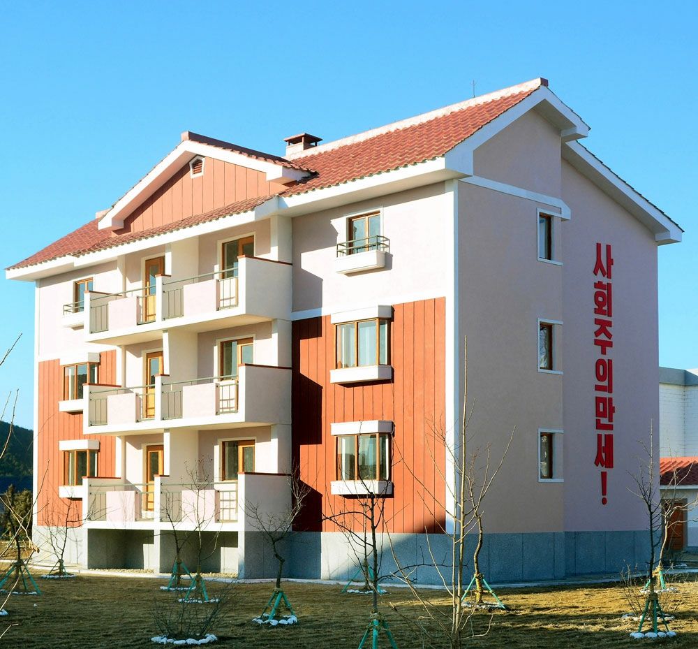 Farmers in DPRK Move into New Houses - Image 9