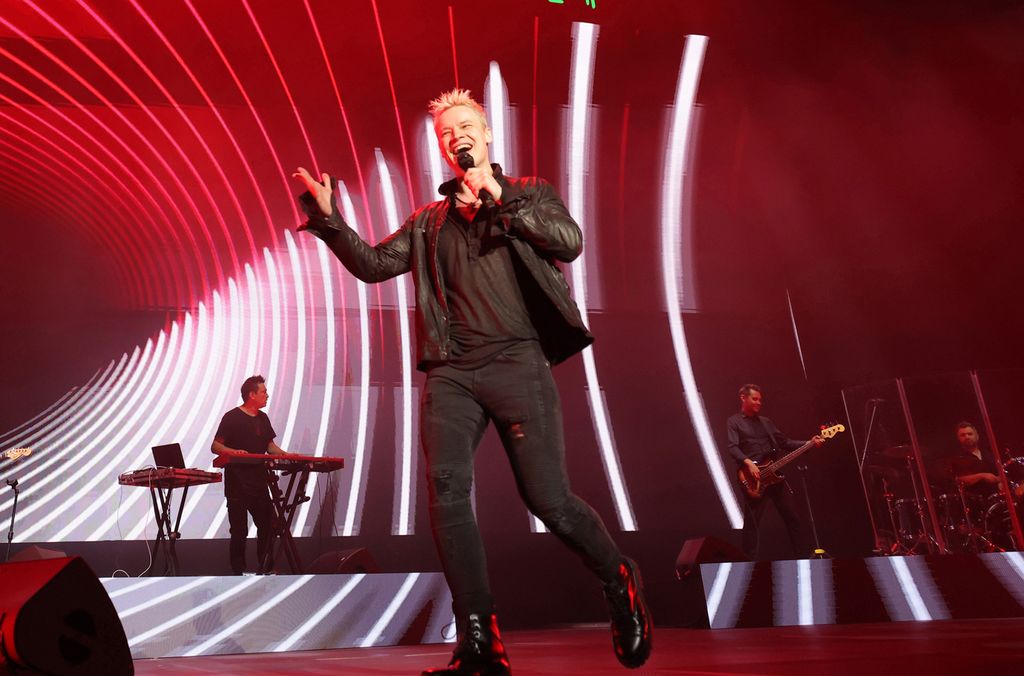 Russian Artistes Give Art Performance - Image 18