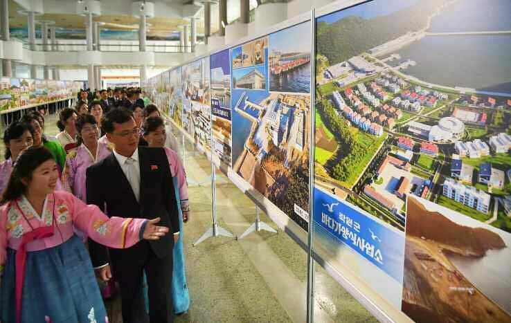 Photo Exhibition Opens in DPRK