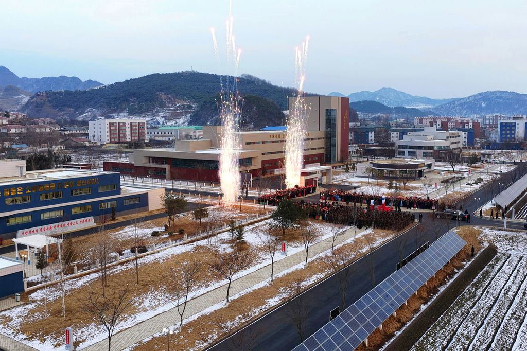 Inauguration Ceremony of Regional-industry Factories and Leisure Complex Held with Splendor in Kangdong County - Image 37