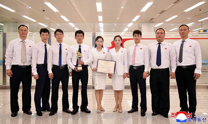 DPRK acrobats come back home - Image 4