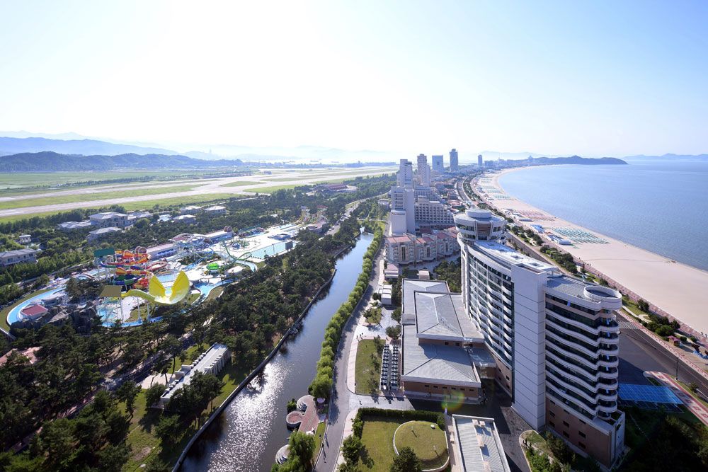 KCNA Report on Completion of Coastal Tourist Resort in Myongsasimni of Kalma Peninsula - Image 2