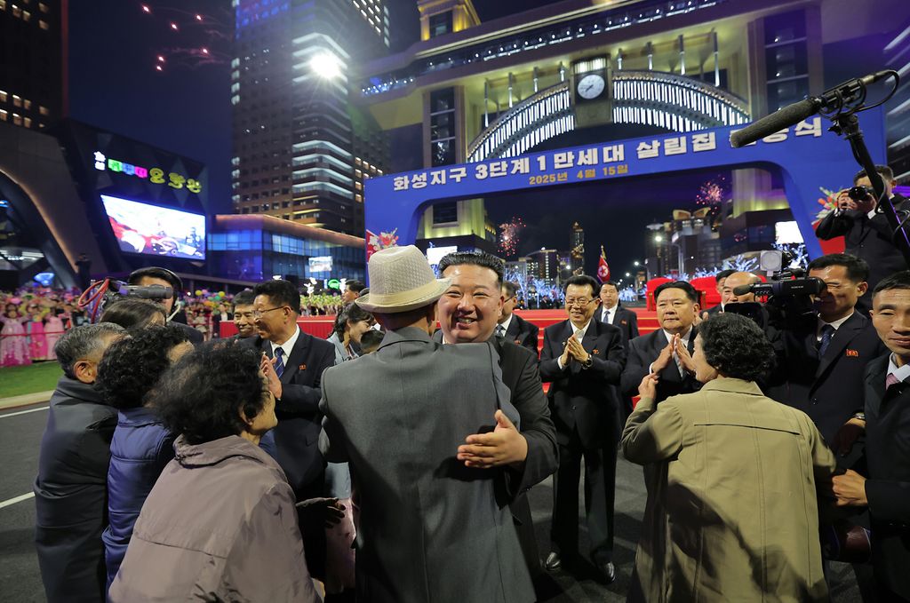 Another Spectacular Appearance Symbolic of New Heyday of Pyongyang Construction and Efflorescence of Pyongyang CultureInauguration Ceremony of 10 000 Flats at Third Stage in Hwasong Area Takes Place with Splendour - Image 26