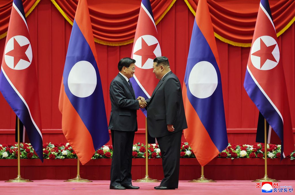 Ceremony held to welcome Lao President - Image 3