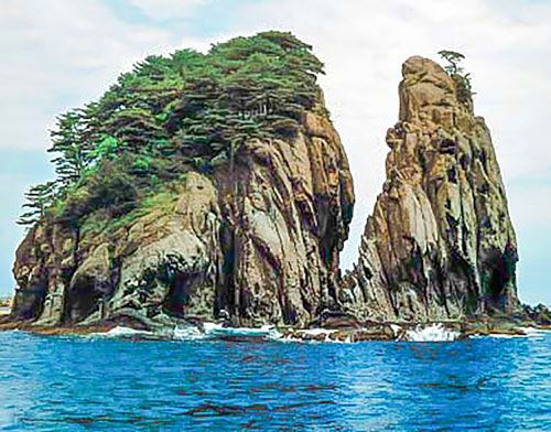 Sol(pine) Islet in Sea Chilbo, Living Monument
