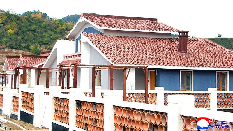 New houses built in rural area of North Hamgyong Province