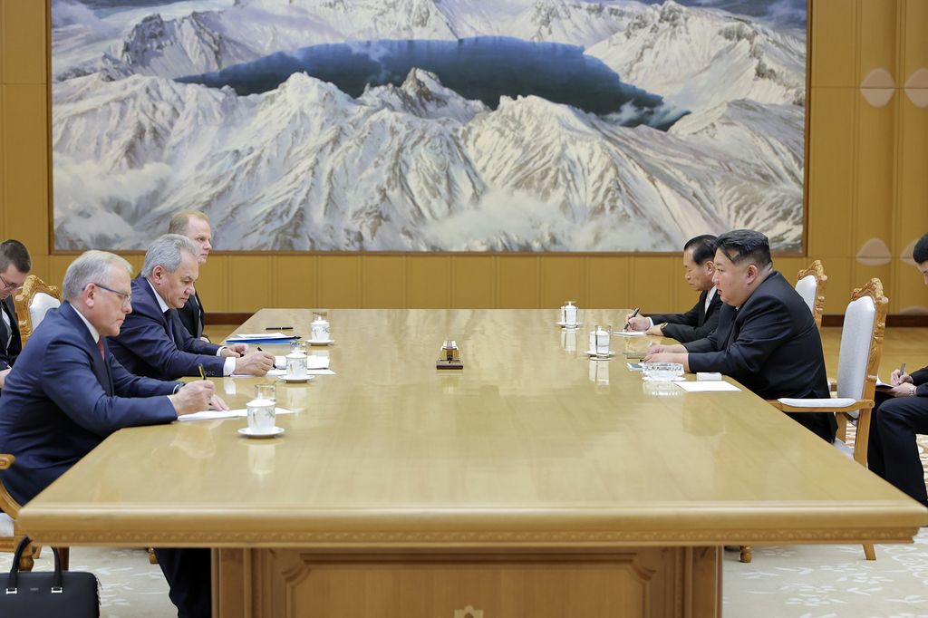 Respected Comrade Kim Jong Un Meets Secretary of Russian Security Council - Image 8