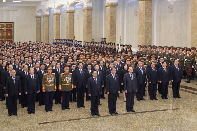 Senior Party and Government Officials Visit Kumsusan Palace of Sun - Image 2