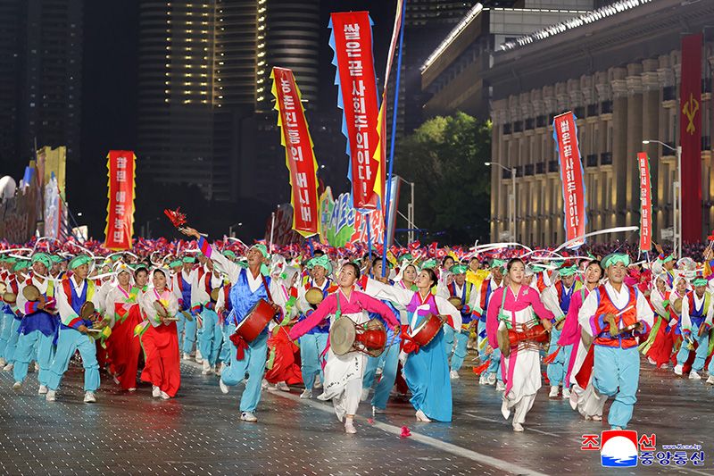 Public and torchlight processions climax celebrations of 80th founding anniversary of WPK - Image 7