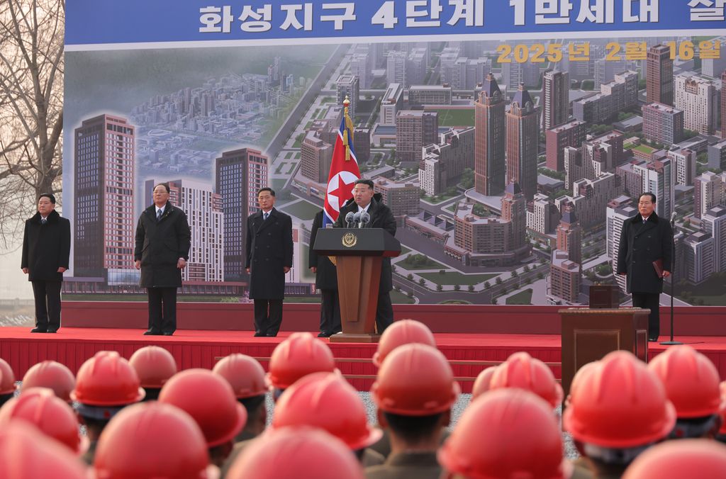 Five-Year Plan for Construction of Capital City Decided by Eighth Congress of WPK Enters Its Final StageGroundbreaking Ceremony for the Fourth-stage Project to Build 10 000 Flats in Hwasong Area Takes Place with Splendour - Image 12