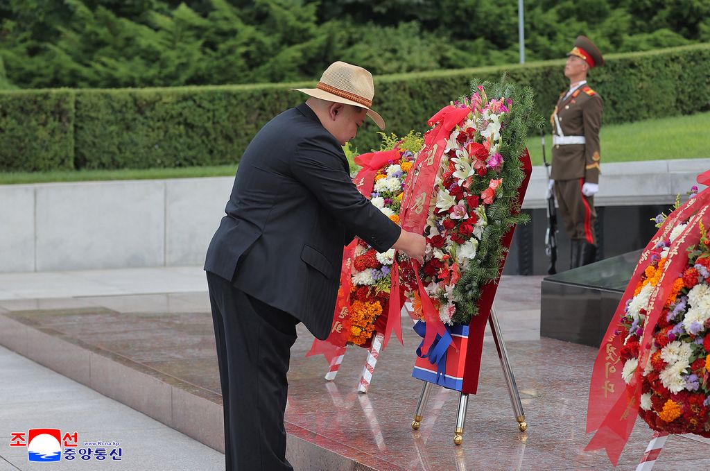 RespectedComrade Kim Jong Un visits Revolutionary Martyrs Cemetery on Mt Taesong