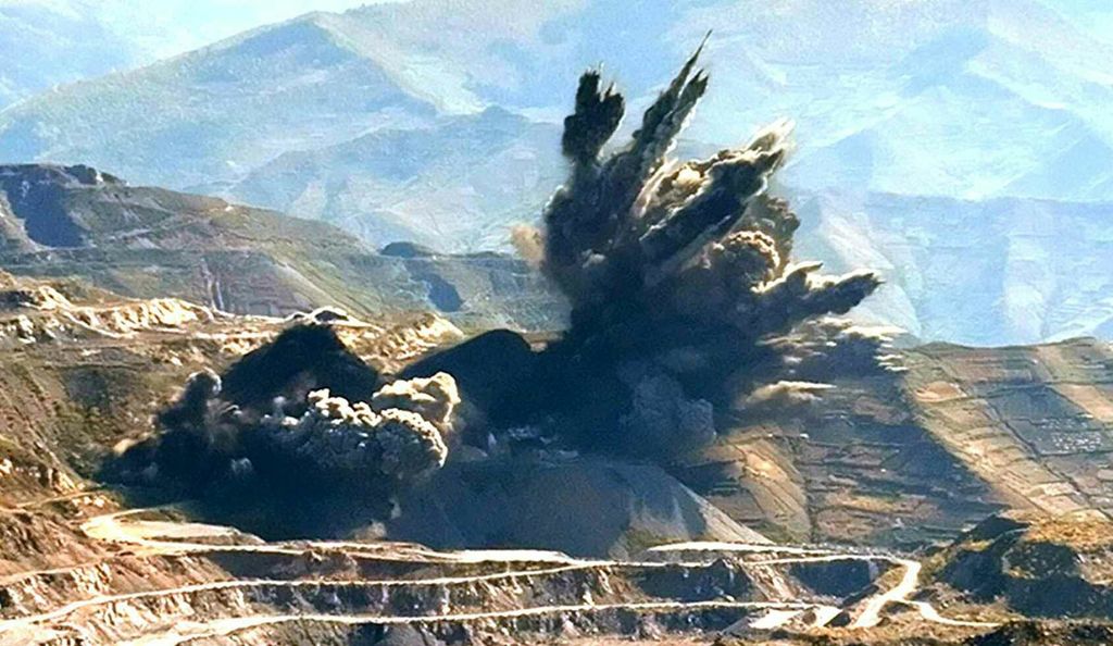 Musan Mining Complex Carries out Blasting