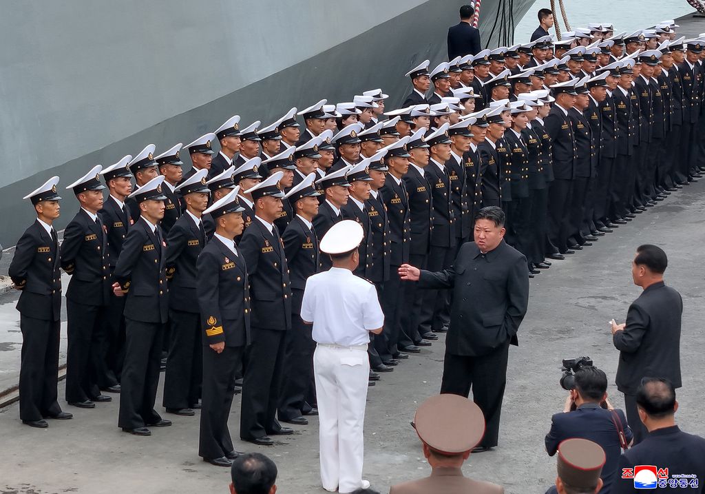 RespectedComrade Kim Jong Un visits destroyer Choe Hyon and learns about training and life of sailors - Image 8