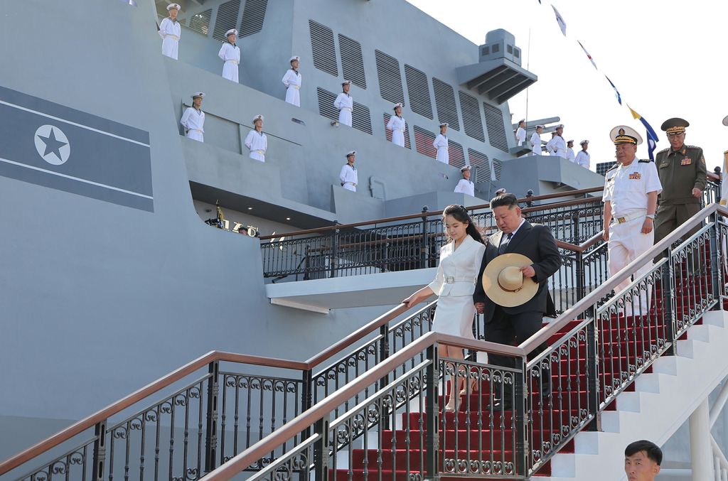 Vigorous Advance and Development of Revolution in Warship-building Industry and Modernization of Naval Forces in New Era Ceremony of Launching Destroyer of KPA Navy Takes Place with Splendour - Image 29