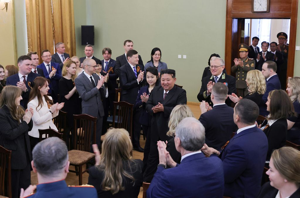 Respected Comrade Kim Jong Un Pays Congratulatory Visit to Russian Embassy in Pyongyang to Mark Russia’s Great V-Day - Image 9