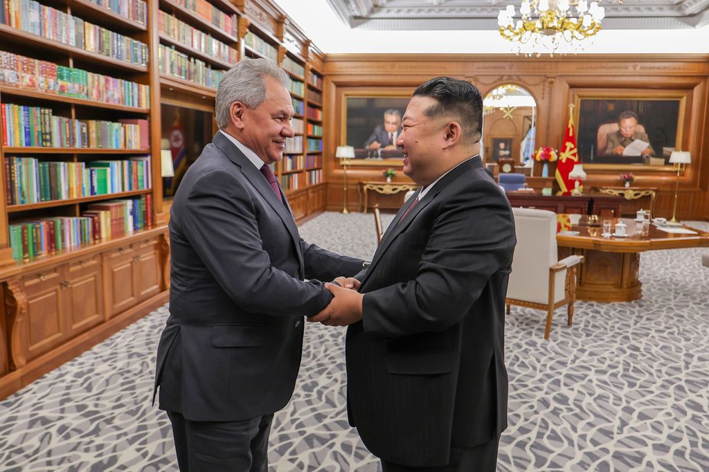 Respected Comrade Kim Jong Un Meets Secretary of Russian Security Council Sergei Shoigu - Image 3