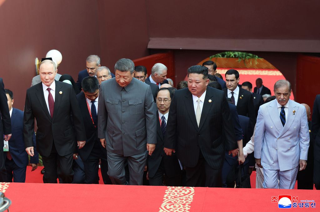 RespectedComrade Kim Jong Un participates in commemorations marking 80th anniversary of victory of Chinese People's War of Resistance against Japanese Aggression and World Anti-Fascist War - Image 8
