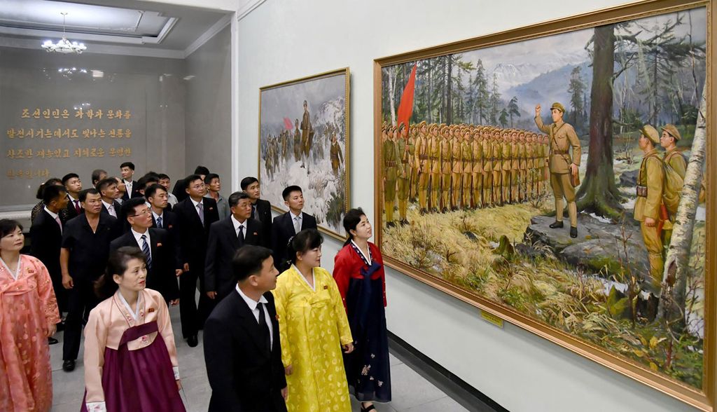 Art Exhibition Opens in DPRK