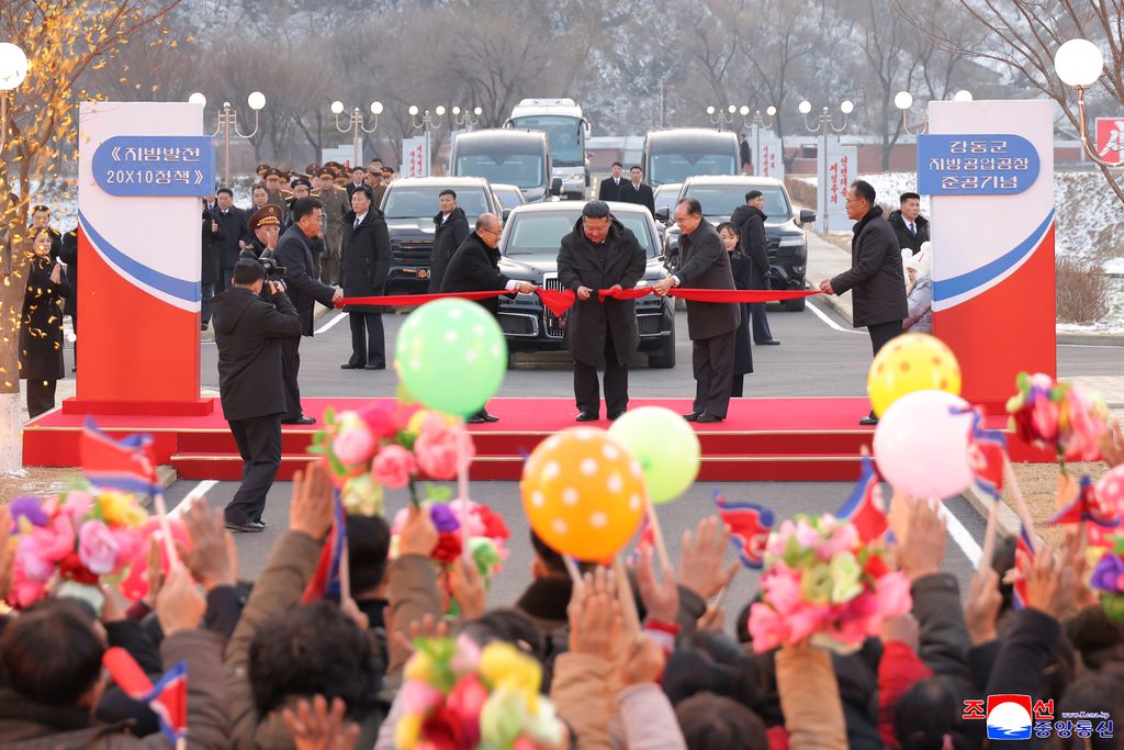 Today's News - Image 32