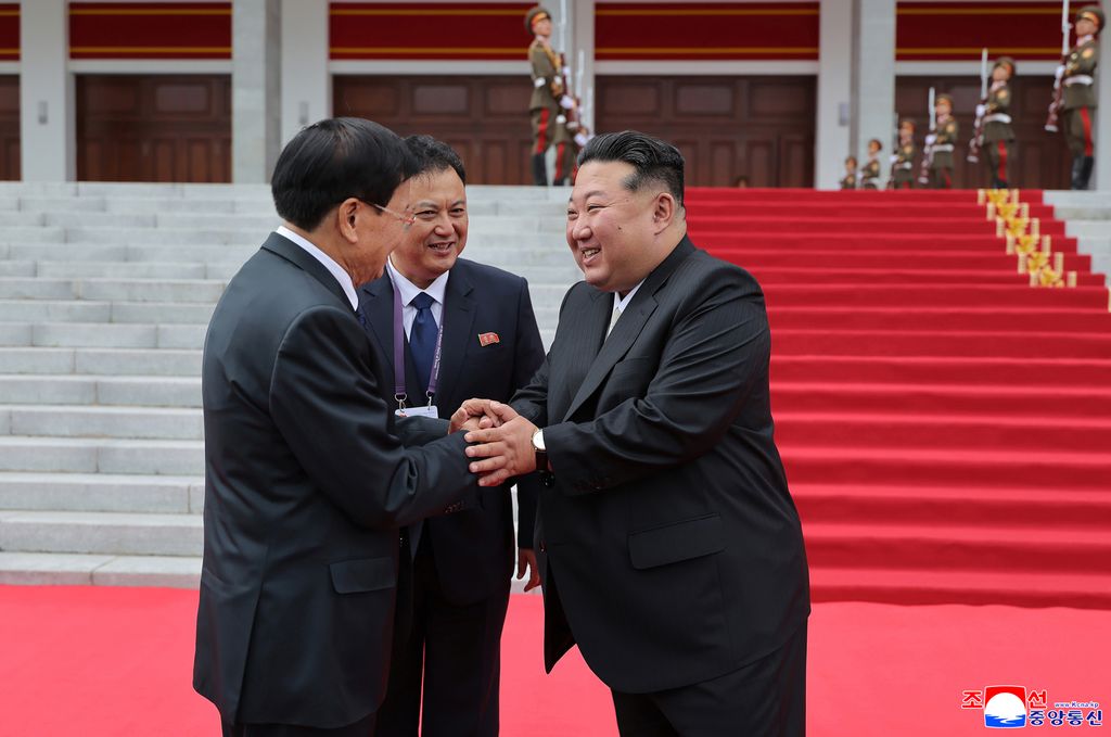 Ceremony held to welcome Lao President - Image 4
