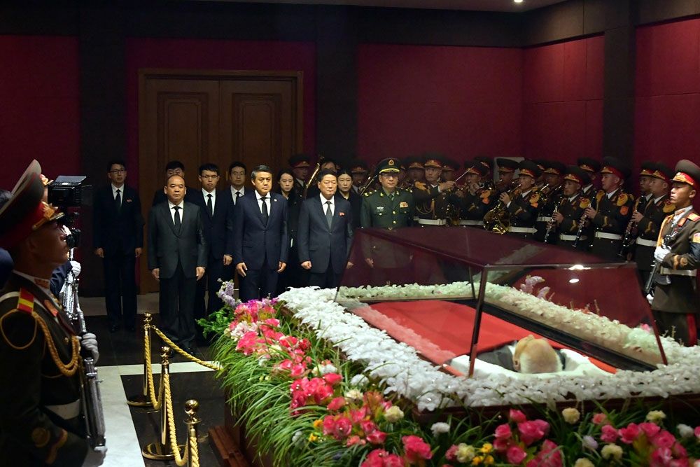 Officials of Party, Power and Armed Forces Organs, Ministries and National Agencies Visit Bier of Kim Yong Nam - Image 5