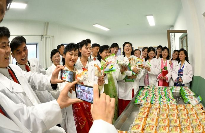 People of Jangphung County, Kaesong Municipality of DPRK Celebrate Inauguration of Regional-Industry Factories - Image 11