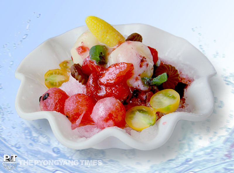 Shaved ice relieves midsummer heat