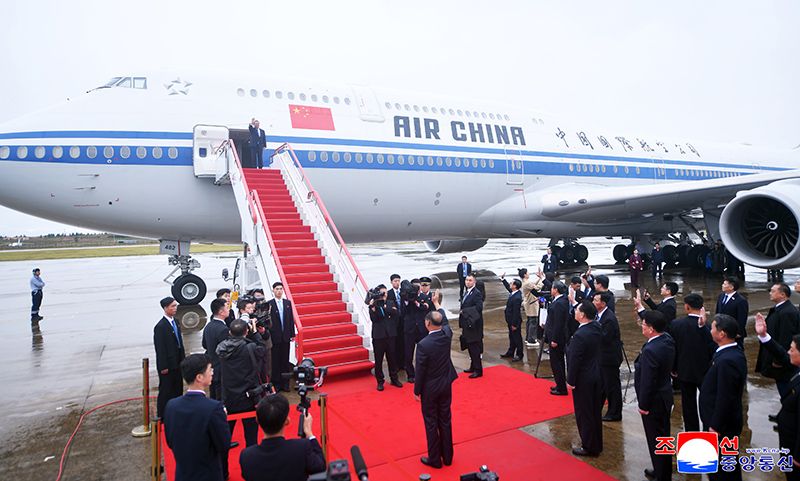 Chinese party and government delegation leaves Pyongyang