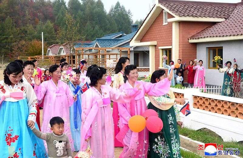 New houses built at farms of South Hamgyong Province