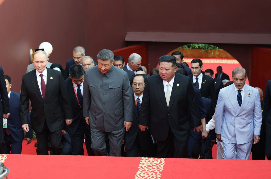 Respected Comrade Kim Jong Un Participates in Commemorations Marking 80th Anniversary of Victory in Chinese People’s War of Resistance against Japanese Aggression and World Anti-Fascist War - Image 13