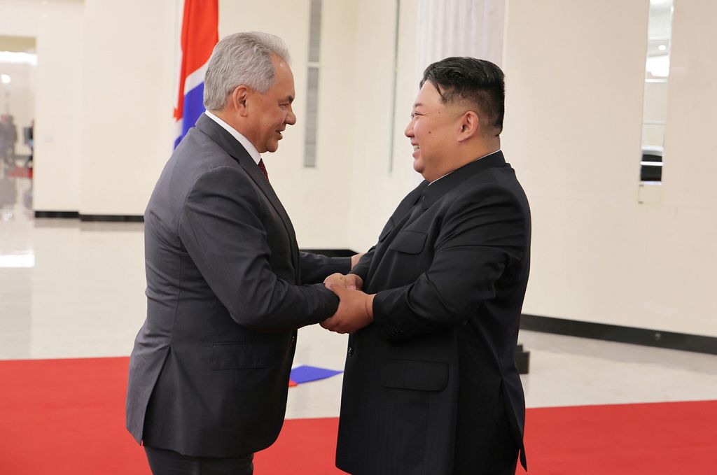 Respected Comrade Kim Jong Un Meets Secretary of Russian Security Council Sergei Shoigu - Image 4