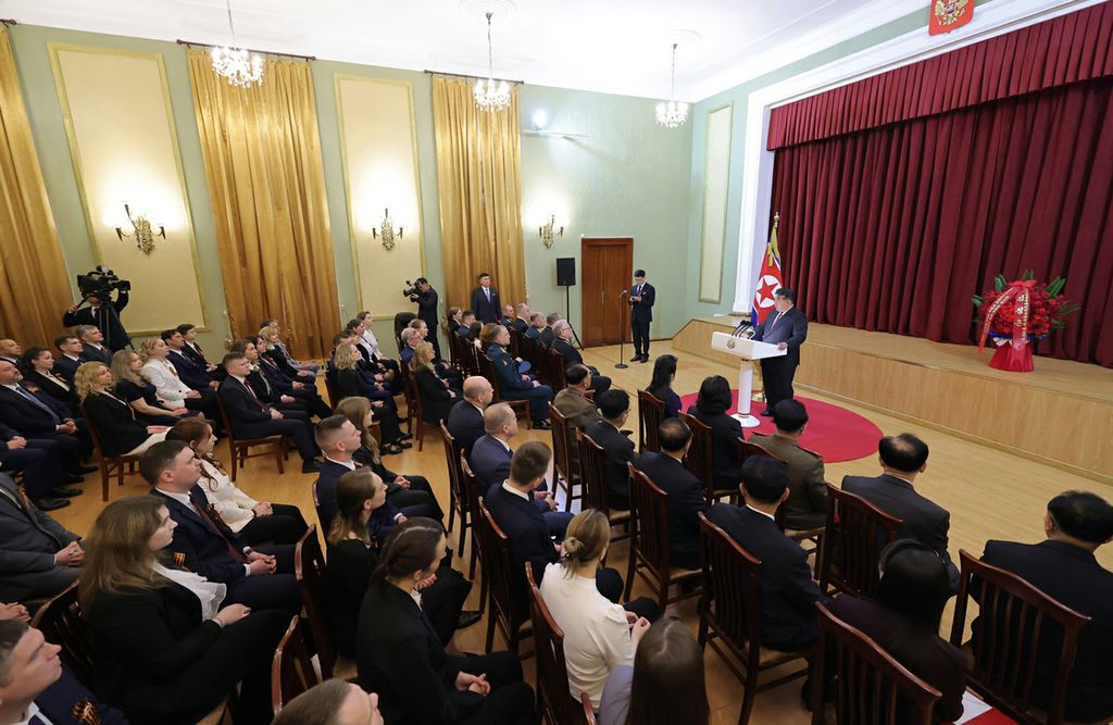 Respected Comrade Kim Jong Un Pays Congratulatory Visit to Russian Embassy in Pyongyang to Mark Russia’s Great V-Day - Image 13