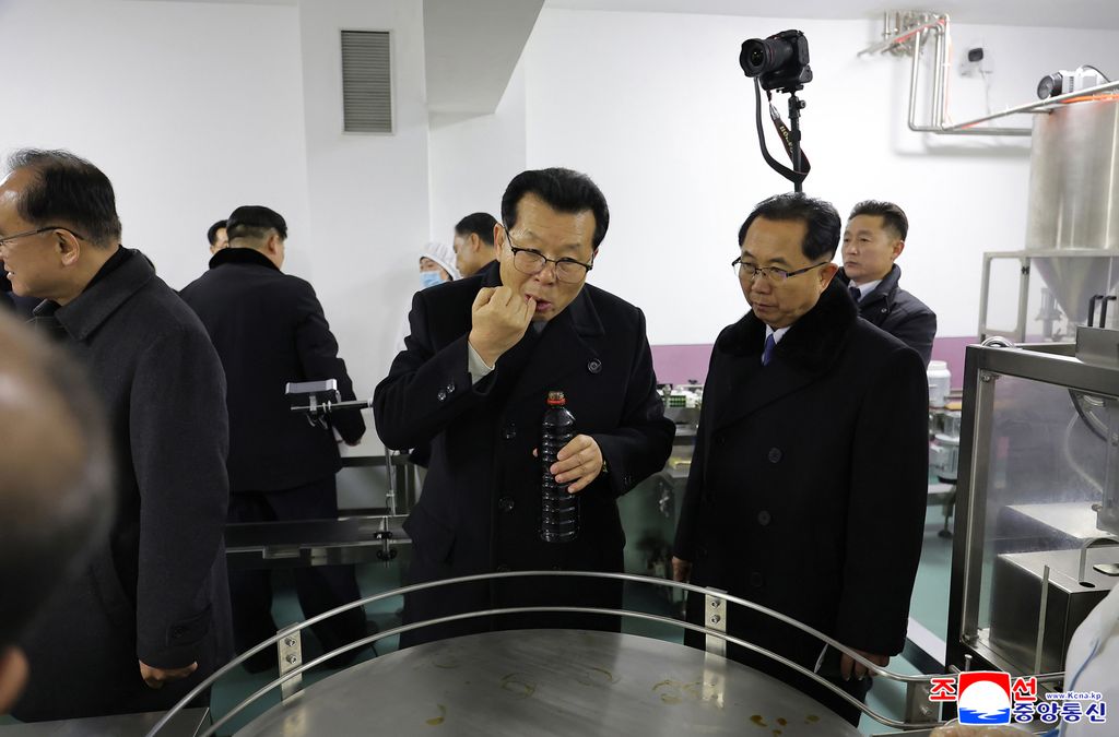 Today's News - Image 168