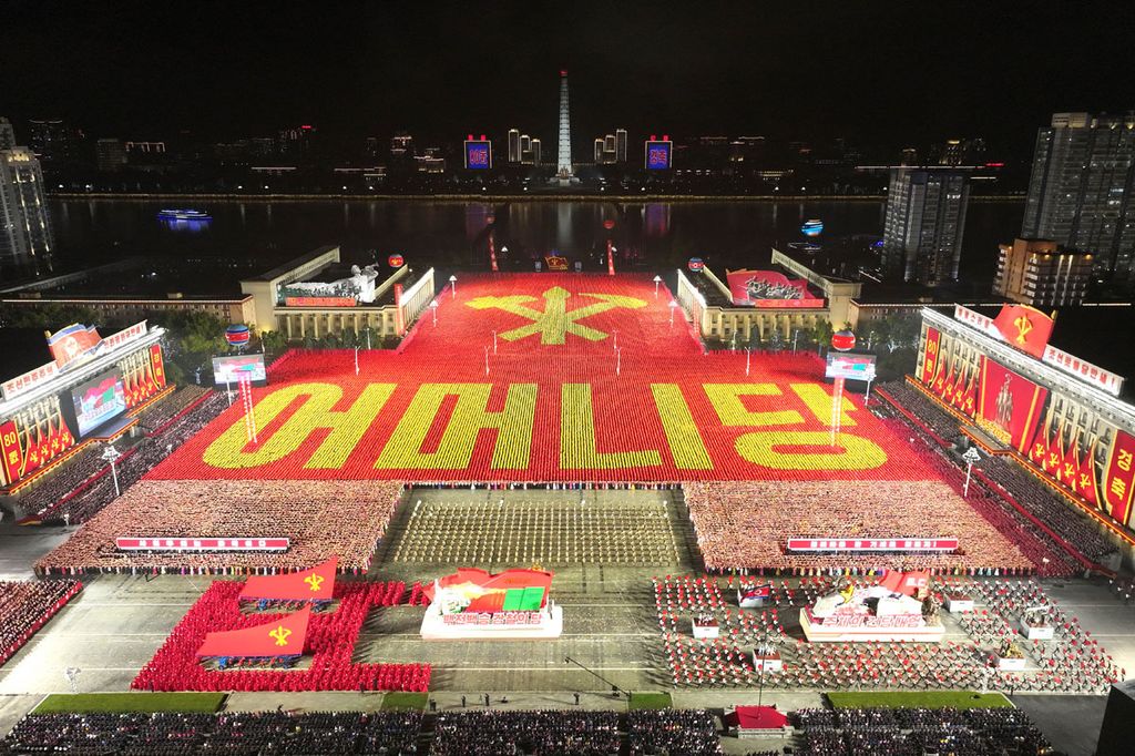 Public Procession and Torchlight Gala Take Place in DPRK - Image 3